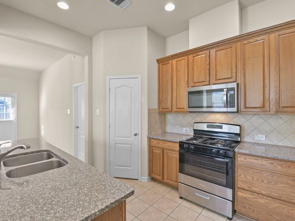 39 Butternut Grove Place, Tomball TX 77375