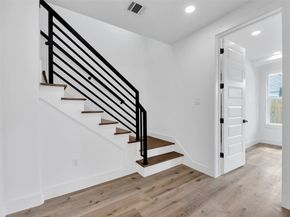 1805 Emir Street G, Houston TX 77009