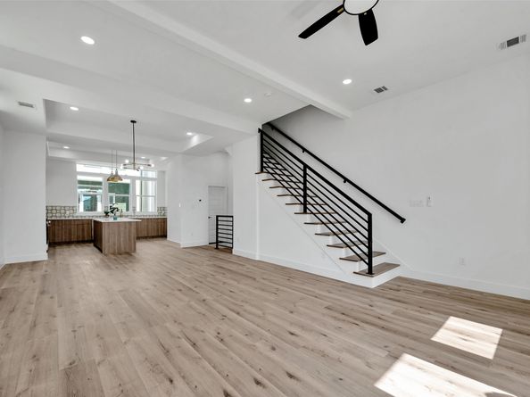 1805 Emir Street G, Houston TX 77009