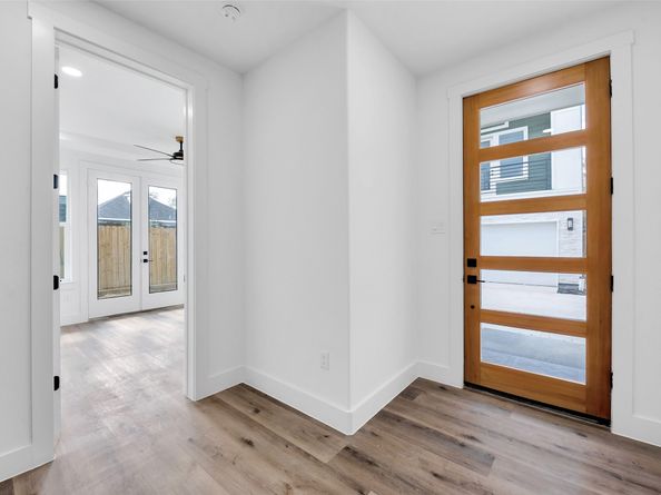 1805 Emir Street G, Houston TX 77009