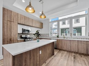 1805 Emir Street G, Houston TX 77009