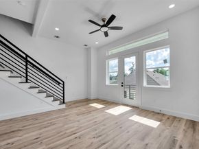 1805 Emir Street G, Houston TX 77009