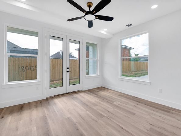 1805 Emir Street G, Houston TX 77009