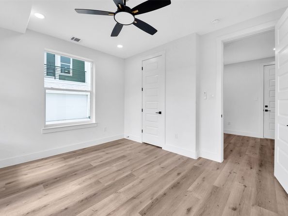 1805 Emir Street G, Houston TX 77009