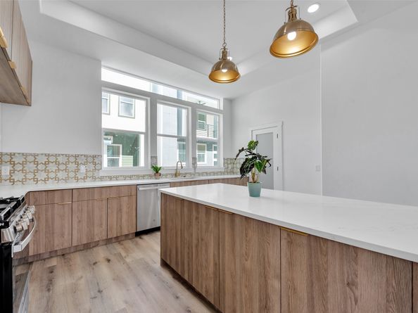 1805 Emir Street G, Houston TX 77009