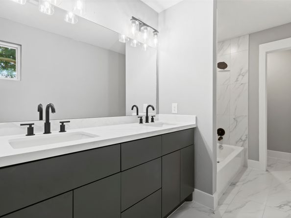 4034 Wylie Street, Houston TX 77026