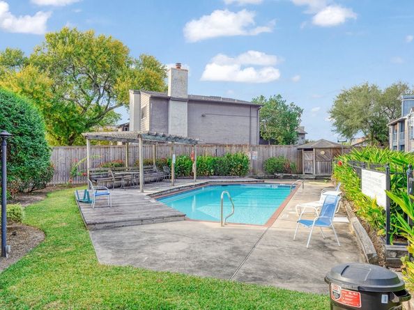 2323 Fairwind Drive 858, Houston TX 77062