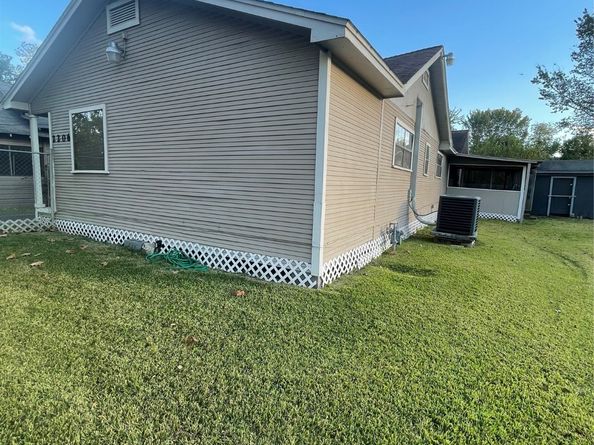 2206 Lee Street Street, Houston TX 77026