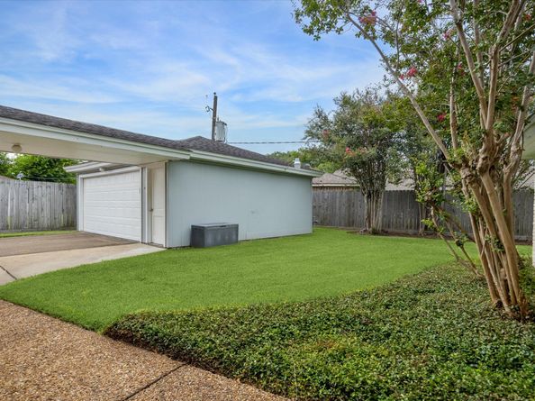 5706 Ariel Street, Houston TX 77096