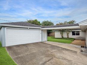 5706 Ariel Street, Houston TX 77096