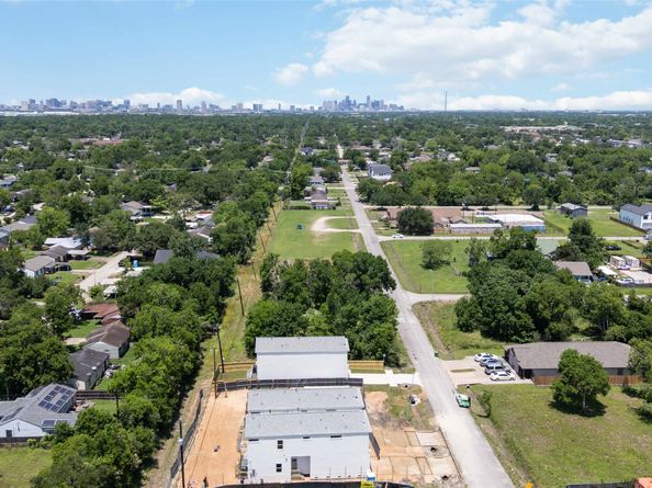 10608 Ashville Drive, Houston TX 77051