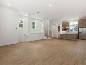 2121B Hoskins Drive, Houston TX 77080