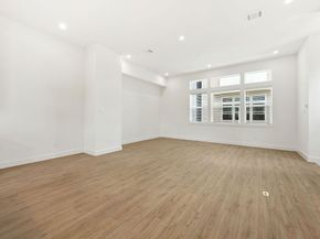 2121B Hoskins Drive, Houston TX 77080