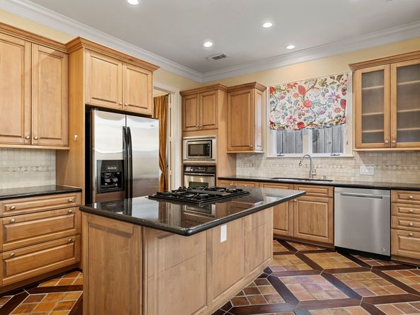 6310 Hermann Lake Drive, Houston TX 77021