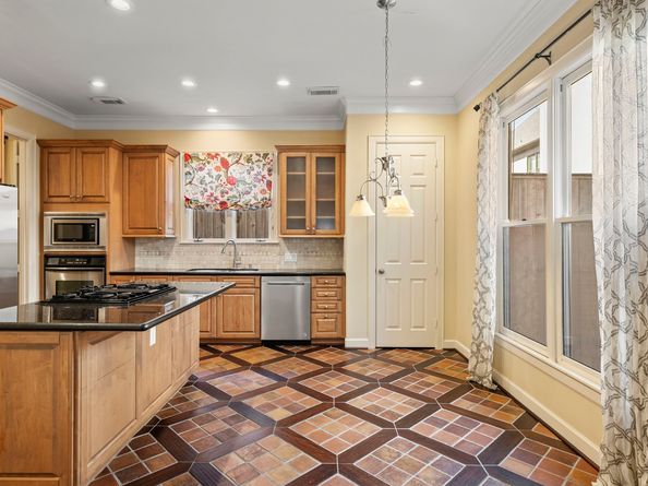 6310 Hermann Lake Drive, Houston TX 77021