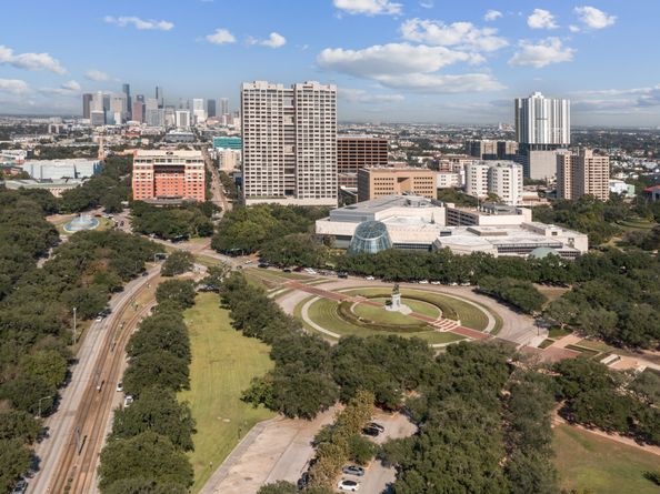 6310 Hermann Lake Drive, Houston TX 77021