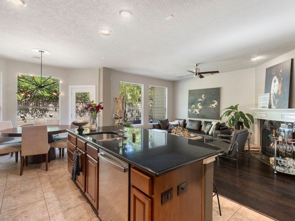 31 N Spinning Wheel Circle, The Woodlands TX 77382