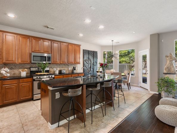 31 N Spinning Wheel Circle, The Woodlands TX 77382