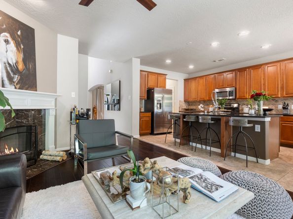 31 N Spinning Wheel Circle, The Woodlands TX 77382