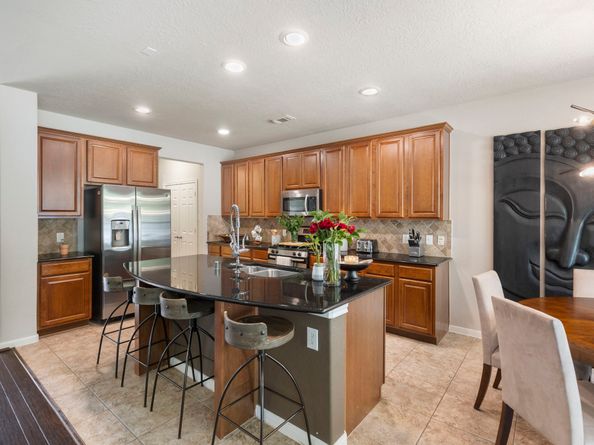 31 N Spinning Wheel Circle, The Woodlands TX 77382