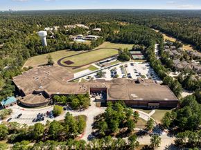 31 N Spinning Wheel Circle, The Woodlands TX 77382