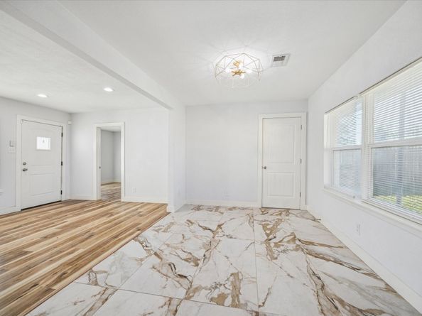 1726 Ansbury Drive, Houston TX 77018