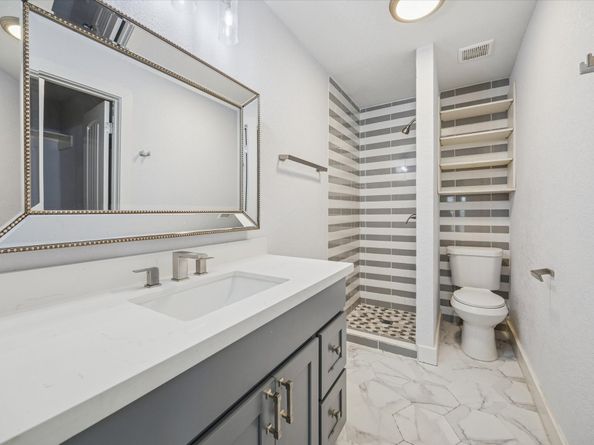 1726 Ansbury Drive, Houston TX 77018