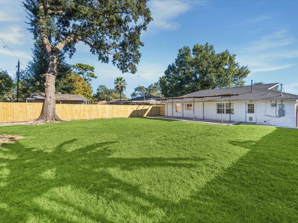 1726 Ansbury Drive, Houston TX 77018