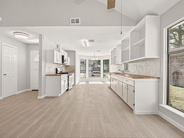 15206 Barbarossa Drive, Houston TX 77083