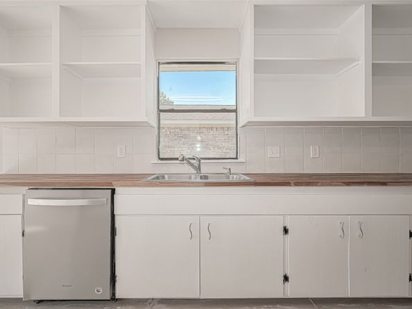 15206 Barbarossa Drive, Houston TX 77083