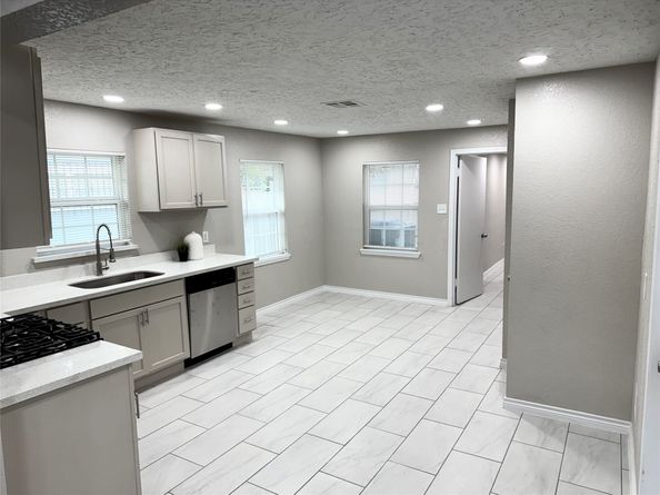 8515 Carlisle Street, Houston TX 77017