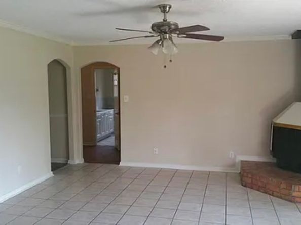 8835 Valley View Lane, Houston TX 77074