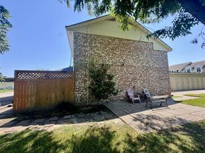 1911 Sherwood Forest Street 17, Houston TX 77043