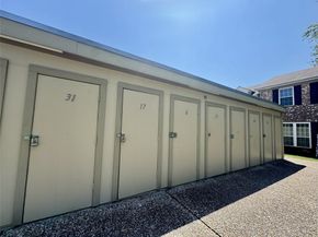 1911 Sherwood Forest Street 17, Houston TX 77043