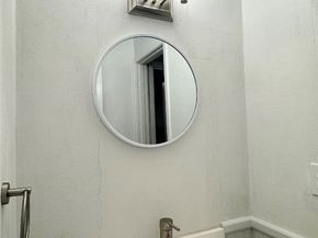 1911 Sherwood Forest Street 17, Houston TX 77043