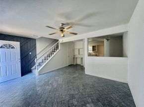 1911 Sherwood Forest Street 17, Houston TX 77043