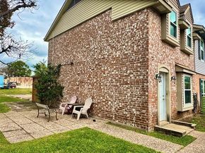 1911 Sherwood Forest Street 17, Houston TX 77043