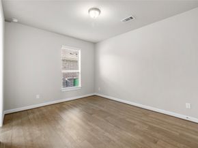 5715 Caper Shores Ln, Sugar Land TX 77479