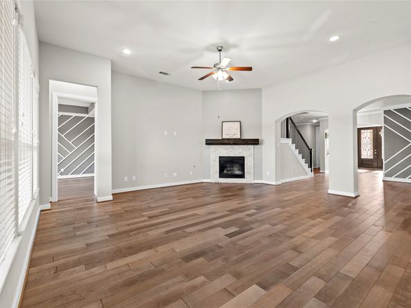 5715 Caper Shores Ln, Sugar Land TX 77479