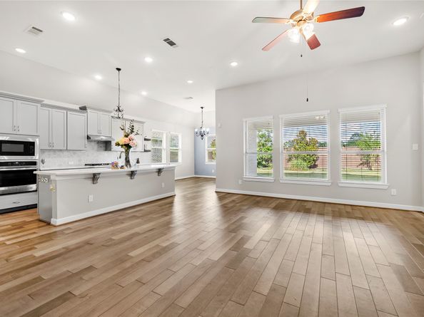 5715 Caper Shores Ln, Sugar Land TX 77479