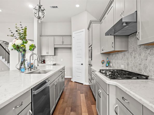 5715 Caper Shores Ln, Sugar Land TX 77479