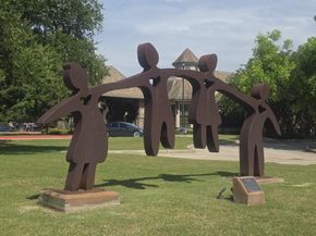 5715 Caper Shores Ln, Sugar Land TX 77479