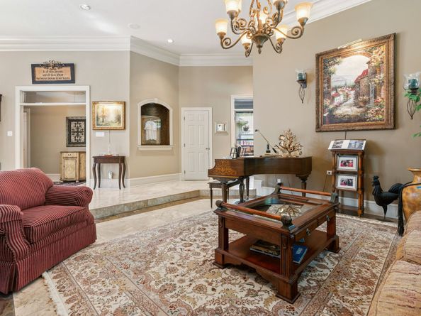 14 Highland Circle, The Woodlands TX 77381