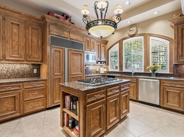 14 Highland Circle, The Woodlands TX 77381