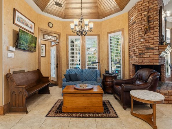 14 Highland Circle, The Woodlands TX 77381