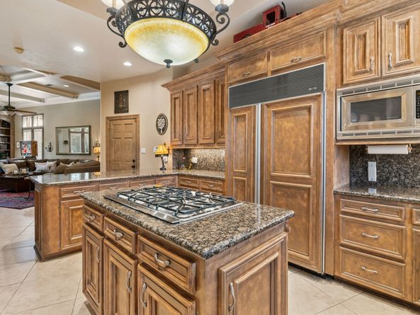 14 Highland Circle, The Woodlands TX 77381