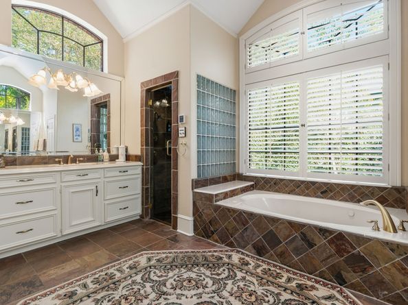 14 Highland Circle, The Woodlands TX 77381