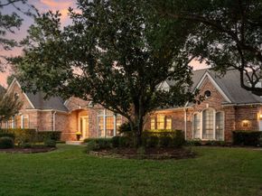 14 Highland Circle, The Woodlands TX 77381