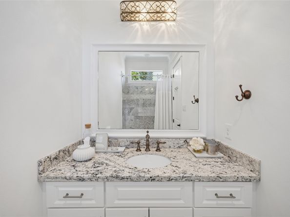 2031 Sheridan Street A, Houston TX 77030