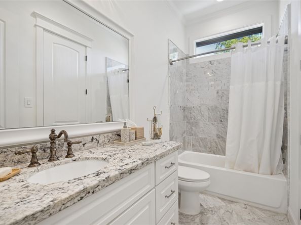 2031 Sheridan Street A, Houston TX 77030